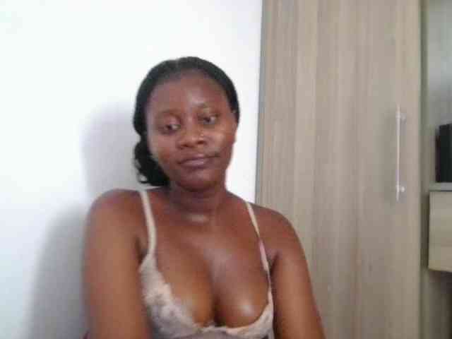 Wetpussieyy webcam