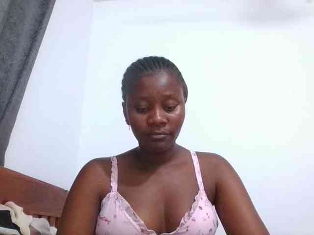Wetpussieyy webcam