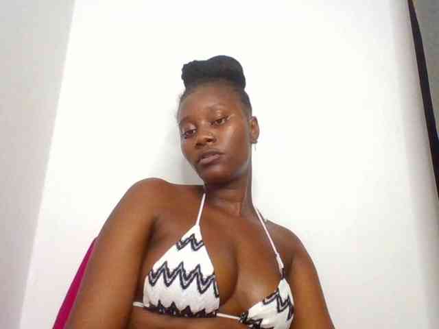 Wetpussieyy webcam