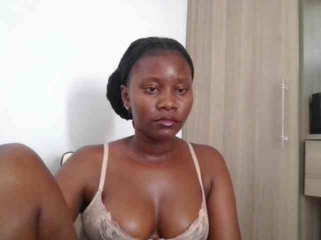 Wetpussieyy webcam