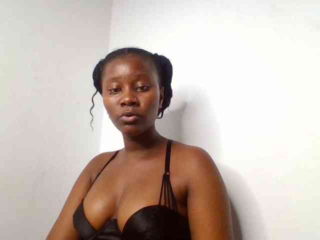 Wetpussieyy webcam