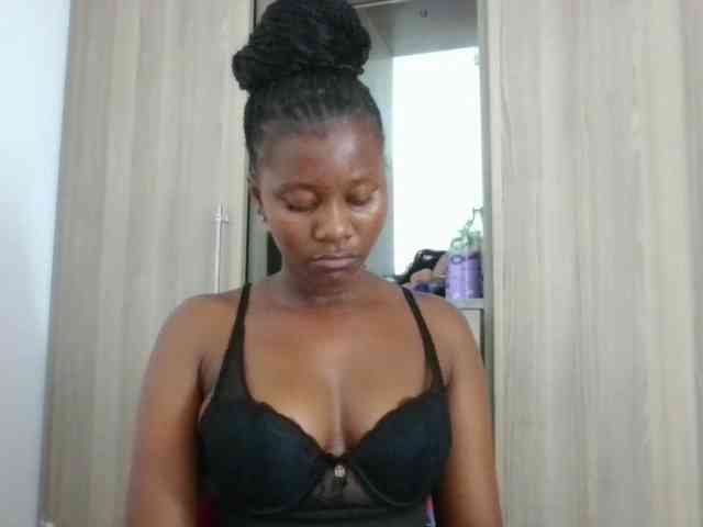 Wetpussieyy webcam