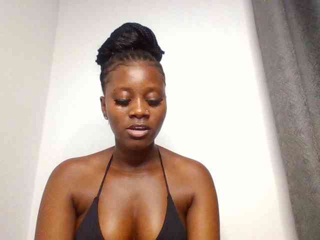 Wetpussieyy webcam
