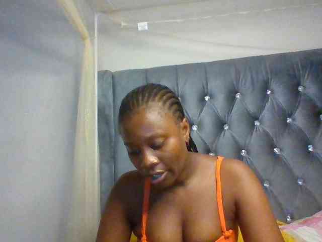 Wetpussieyy webcam