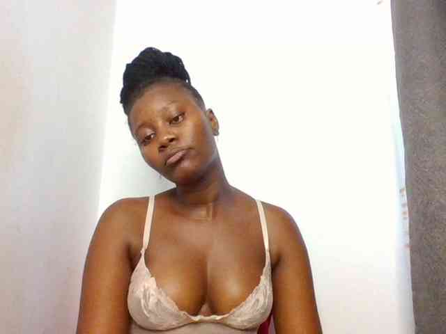 Wetpussieyy webcam