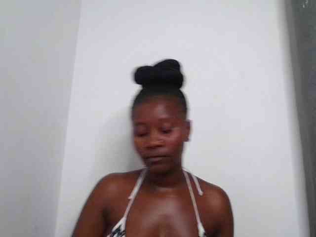 Wetpussieyy webcam