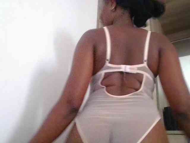 Wetpussieyy webcam