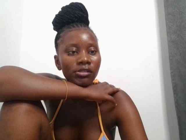 Wetpussieyy webcam