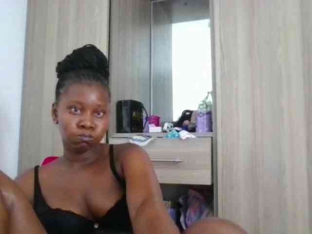 Wetpussieyy webcam