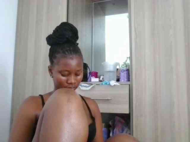 Wetpussieyy webcam