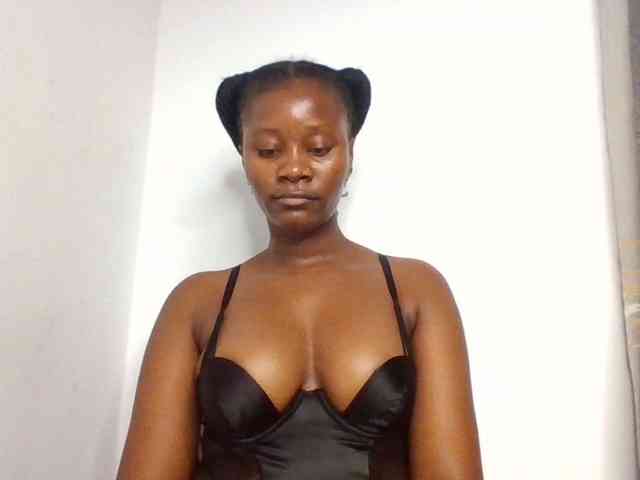 Wetpussieyy webcam