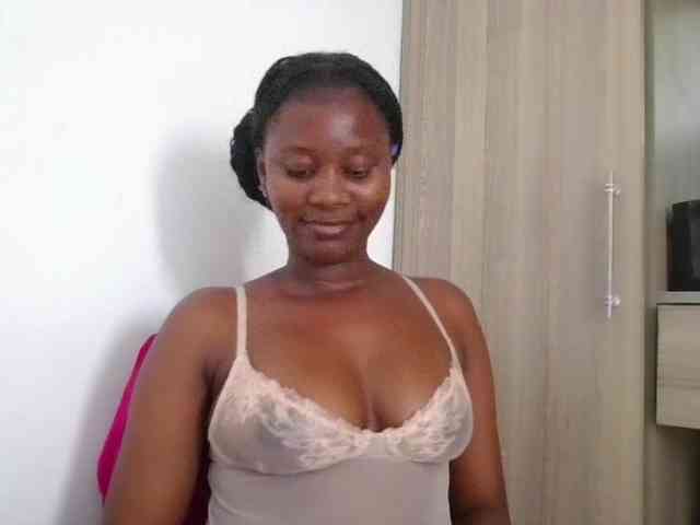 Wetpussieyy webcam