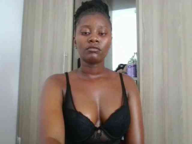 Wetpussieyy webcam