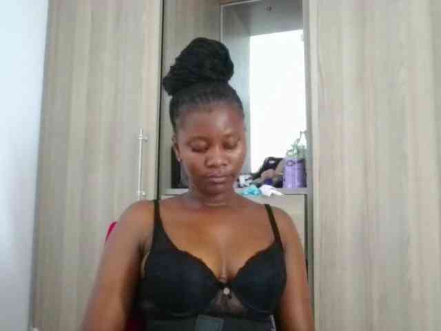 Wetpussieyy webcam