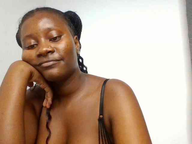 Wetpussieyy webcam