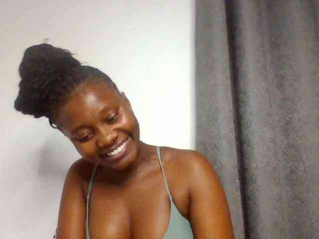 Wetpussieyy webcam
