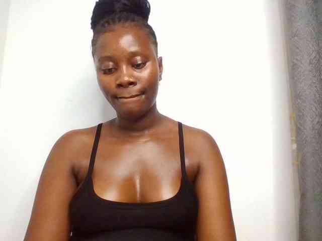 Wetpussieyy webcam