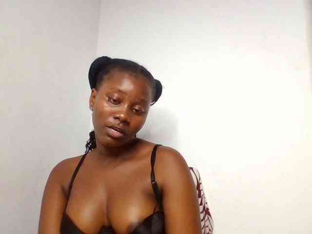 Wetpussieyy webcam