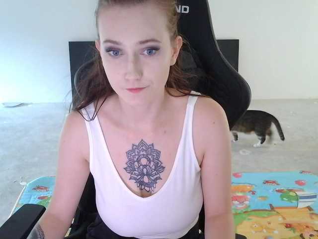 Lunafeisty live cam on BongaCams