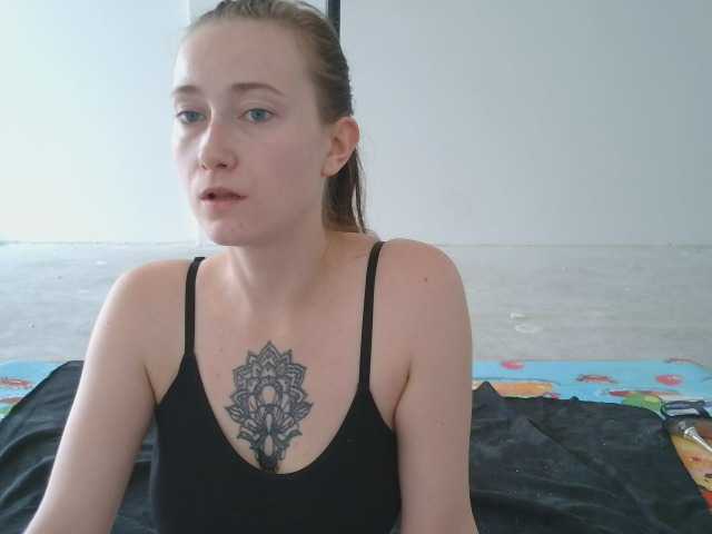 Lunafeisty live cam on BongaCams