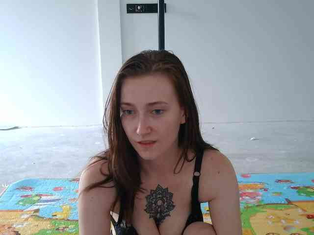LunaFeisty webcam