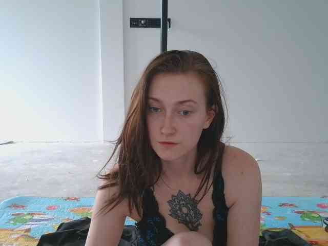 LunaFeisty webcam