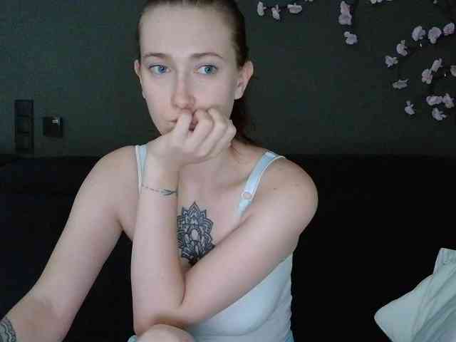 LunaFeisty webcam