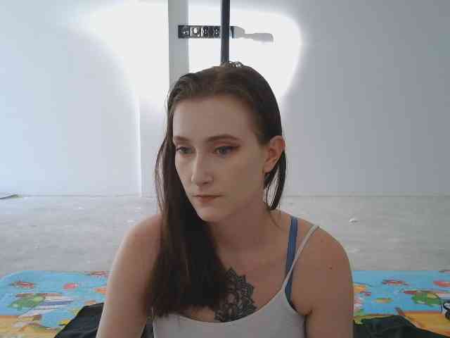 LunaFeisty webcam