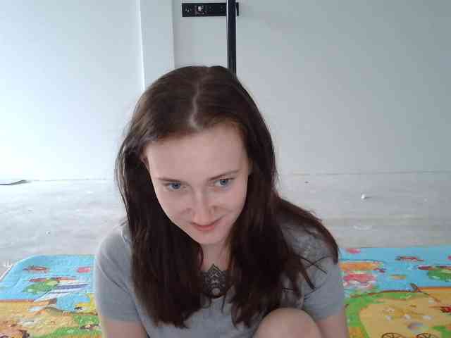 LunaFeisty webcam