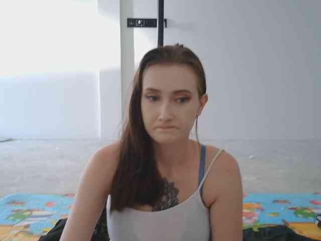 LunaFeisty webcam