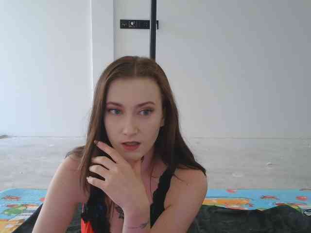 LunaFeisty webcam