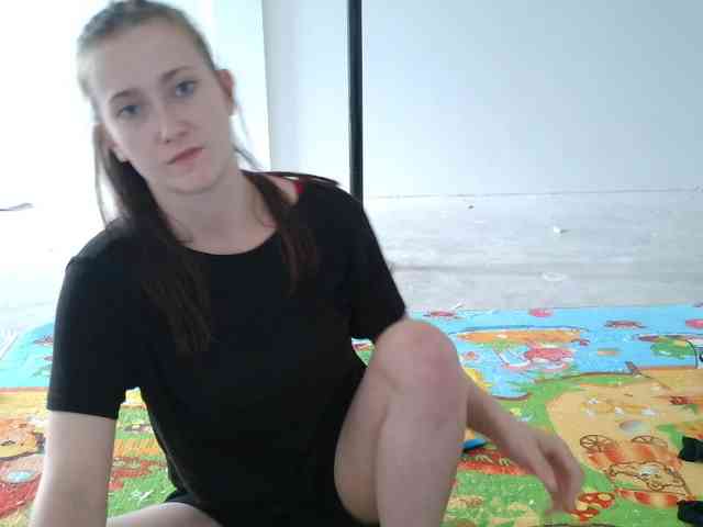 LunaFeisty webcam