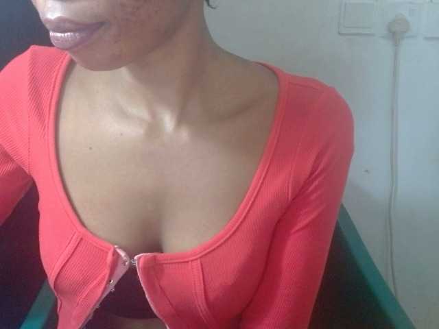 Juicyxpussy live cam on BongaCams