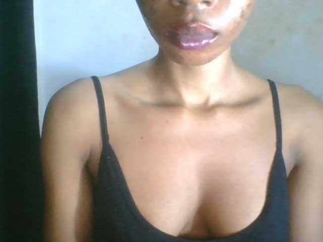 Juicyxpussy live cam on BongaCams