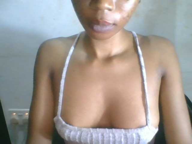 Juicyxpussy live cam on BongaCams