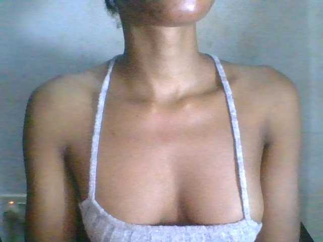 Juicyxpussy live cam on BongaCams