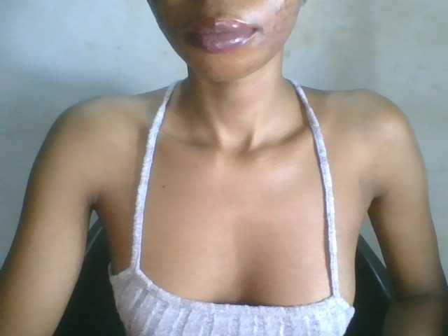 Juicyxpussy live cam on BongaCams