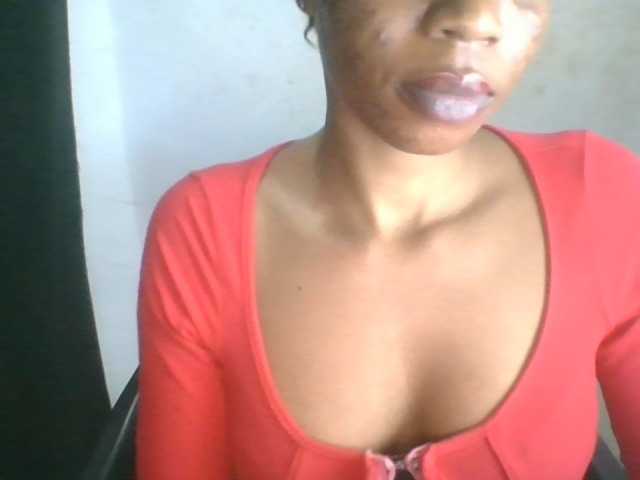 Juicyxpussy live cam on BongaCams