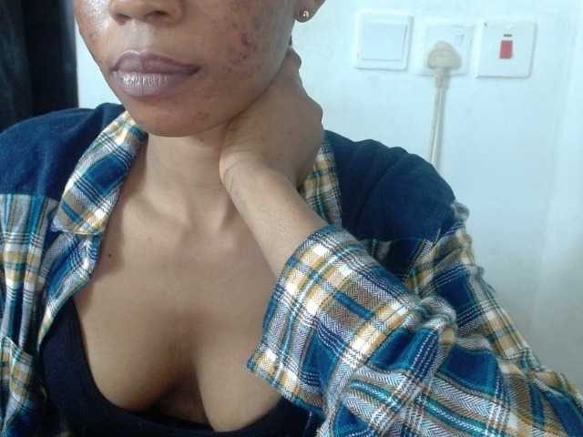Juicyxpussy live cam on BongaCams