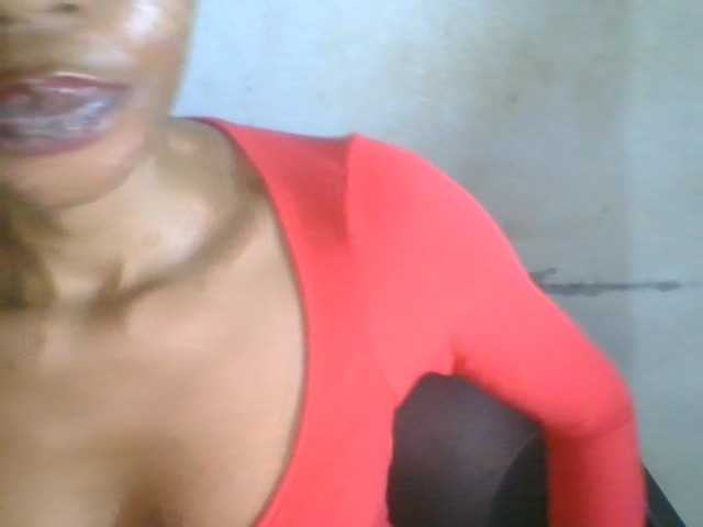 Juicyxpussy live cam on BongaCams