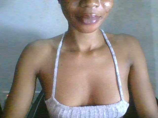 Juicyxpussy live cam on BongaCams
