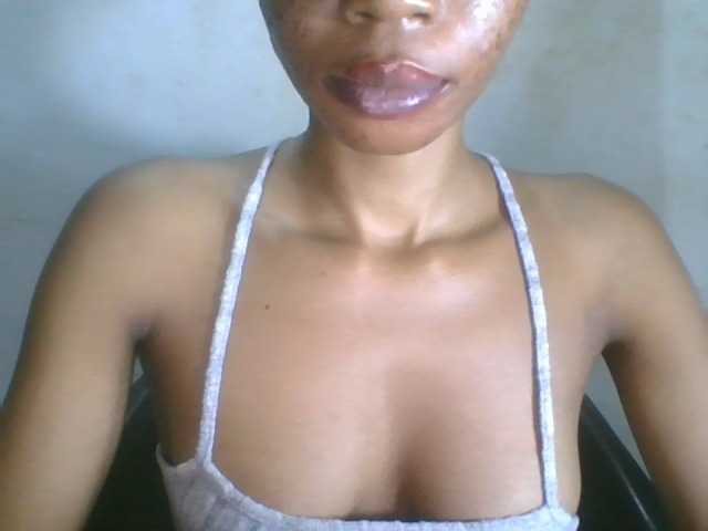 Juicyxpussy live cam on BongaCams