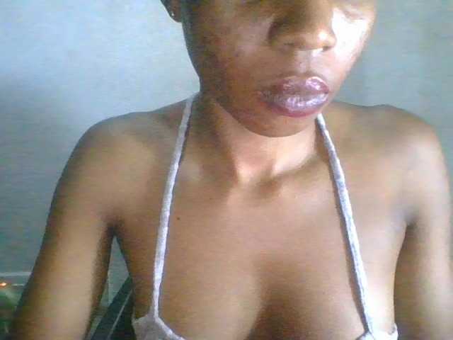 Juicyxpussy live cam on BongaCams