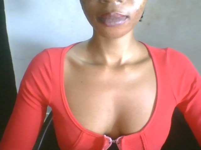 Juicyxpussy live cam on BongaCams