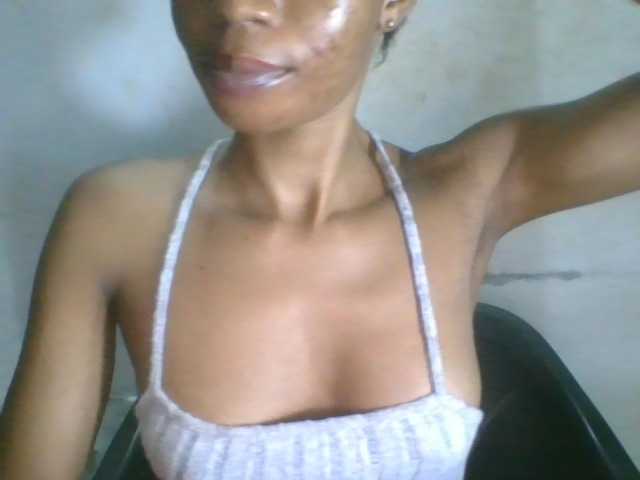 Juicyxpussy live cam on BongaCams