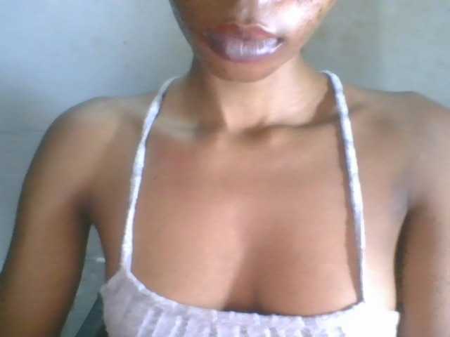 Juicyxpussy live cam on BongaCams
