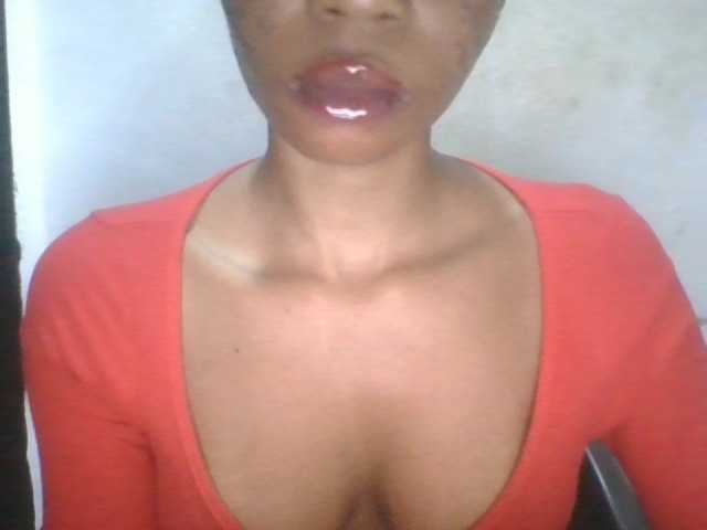 Juicyxpussy live cam on BongaCams