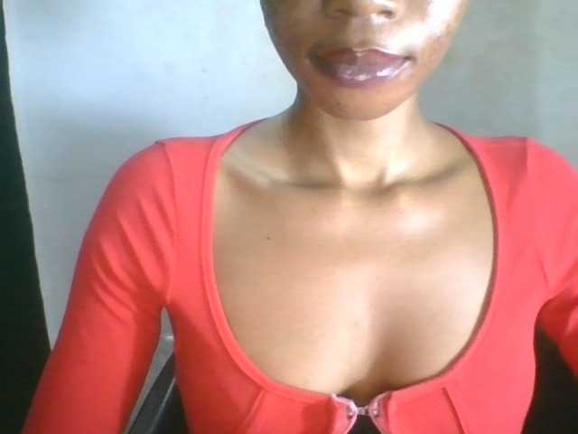 Juicyxpussy live cam on BongaCams