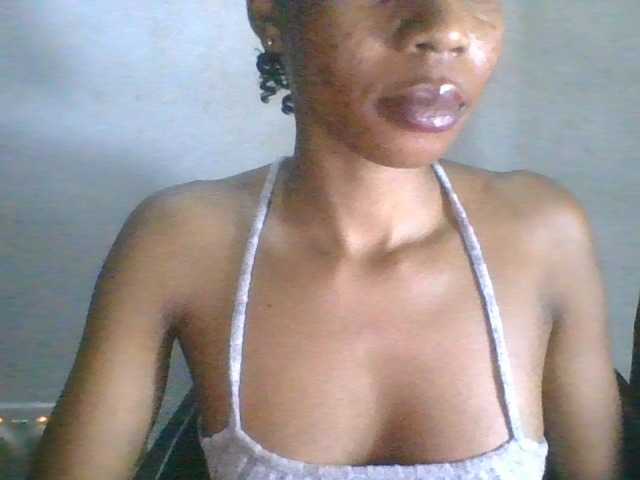 Juicyxpussy live cam on BongaCams