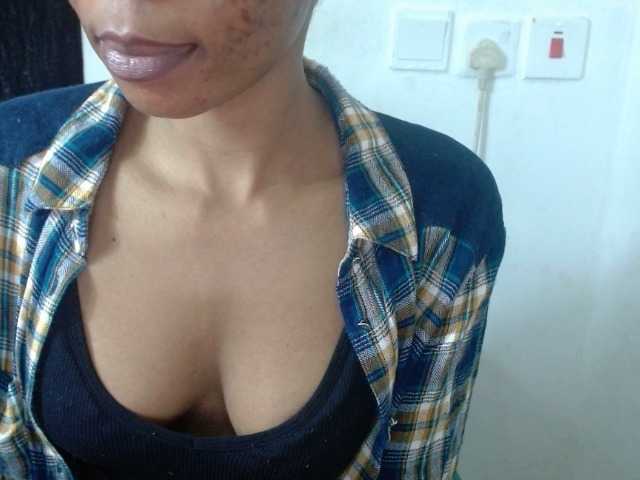 Juicyxpussy live cam on BongaCams